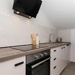 Eros Apartment *
